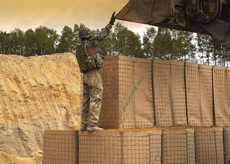Saudi Arabia Galvanized Military Sand Wall Hesco Barrier Hesco Bastion