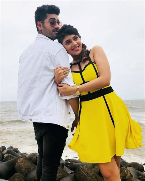 bollywood couples bollywood actors couples poses for pictures cute couple pictures couple