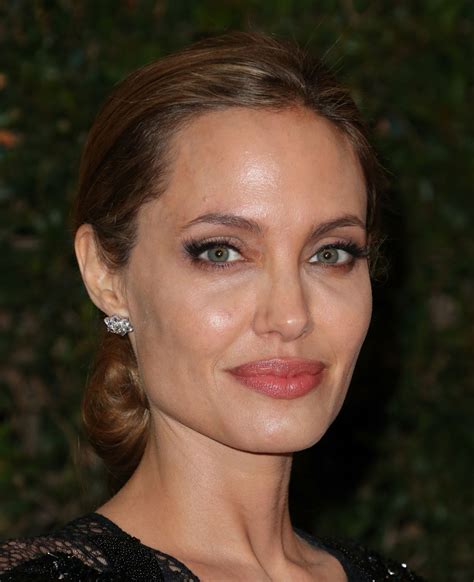An In Depth Analysis Of Angelina Jolies Fake Eyelash Placement Heres