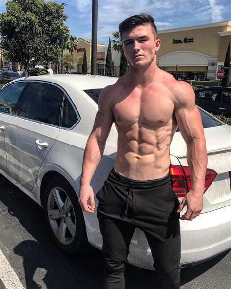 Tristan Leonetti Athletic Body Types Clean Shaven Hommes Sexy Hot