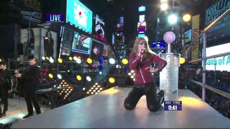 taylor swift on dick clark s new year s rockin eve 2013 hd youtube