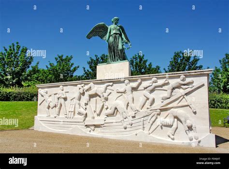 Le Mémorial De Guerre Angel Statue De Lange à Copenhague Danemark