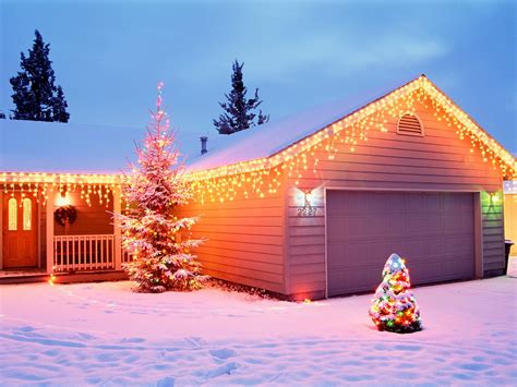 Free Download 1600x1200 Christmas House Decorations Desktop Pc And