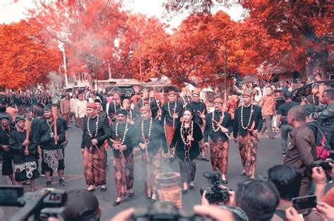 Mengenal Tradisi Suku Jawa Salah Satunya Sekaten Adjar