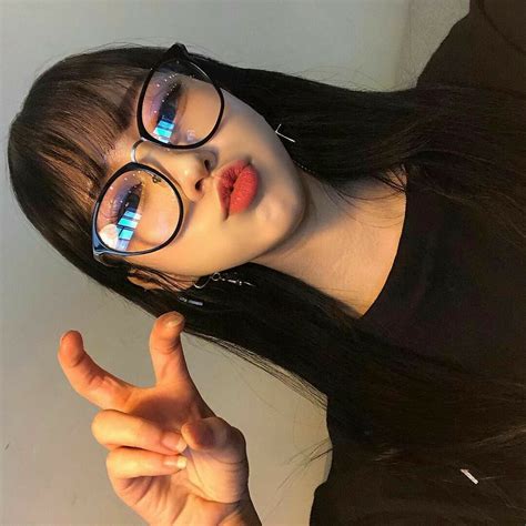 Beᥲutyㅤㅤ Ulzzang Girl Mode Ulzzang Ulzzang Korean Girl Bangs And Glasses Girls With Glasses
