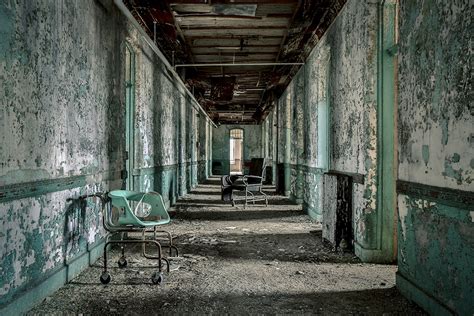 Abandoned Asylums By Matt Van Der Velde Eerie Photos Of Infamous Us Psychiatric Facilities
