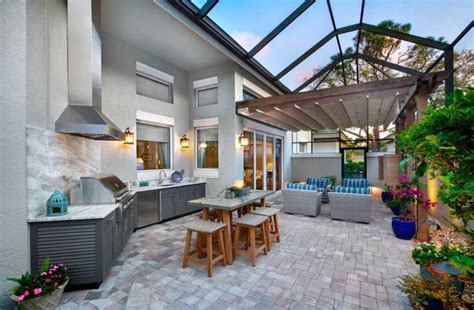 8 Outdoor Kitchen Design Trends For Southwest Florida Home
