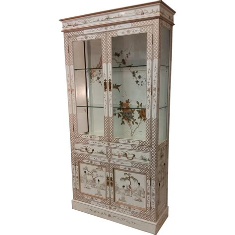 Curio Cabinet In Oriental White Lacquered Glass Shelf And Lights For