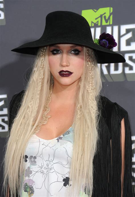 Kesha Debuts Emotional Video For Comeback Single Praying Breakingnewsie
