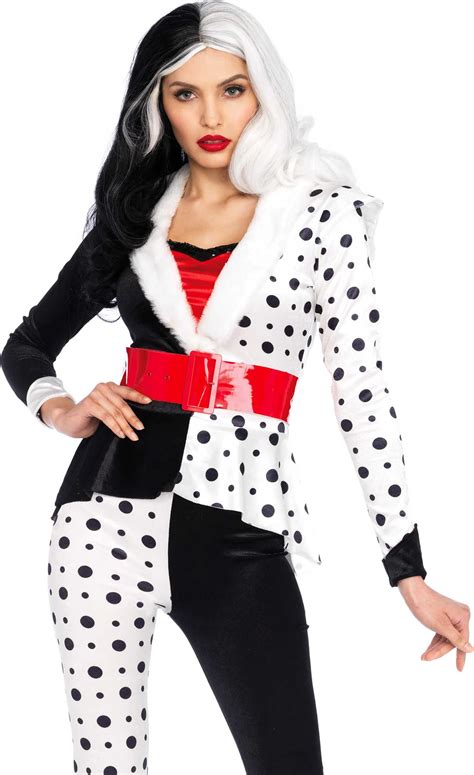 Cruella de vil is a fictional character in english author dodie smith's 1956 novel the hundred and one dalmatians.a pampered and glamorous london heiress, she appears in walt disney productions' 17th animated feature film, 101 dalmatians (1961), voiced by betty lou gerson; Cruella deville kostuum | Carnavalskleding.nl
