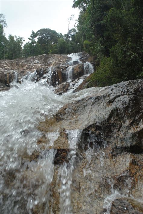 Sudah pernah mengunjungi air terjun sungai pandan? LOVE "U n ME": Air Terjun Sungai Pandan!!!