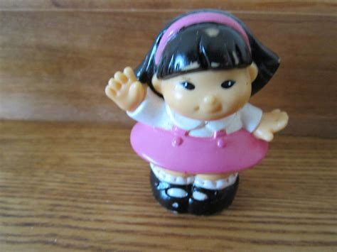 Fisher Price Little People Asian Girl Sonya Lee Mom Lady Park Village