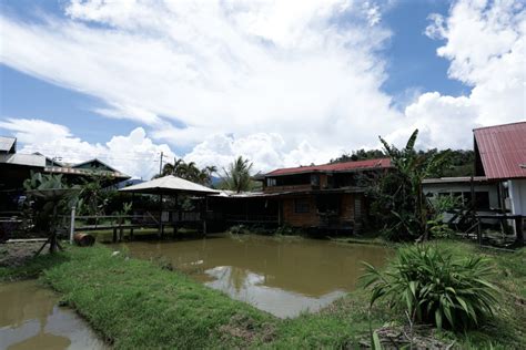 J&t express hotline and email (general line) phone : 7 Rumah Inap Menarik Di Sarawak