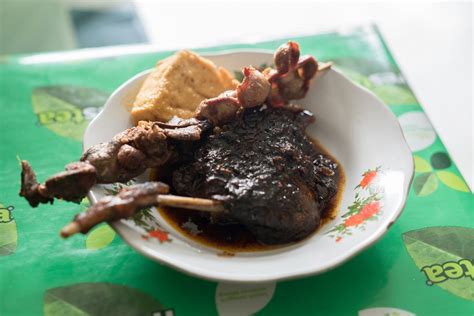 Simpan ke bagian favorit tersimpan di bagian favorit. Places to Go: Bebek Madura Haji Munawi - Whiteboard Journal