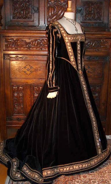 1560 Custom Made From An Original Model From Eleanor Of Toledo Grand