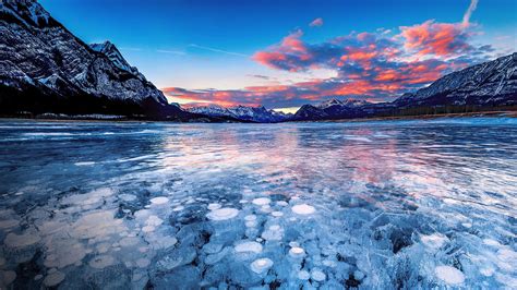 Frozen Bubbles Form In Canadas Abraham Lake General News Nsane Forums