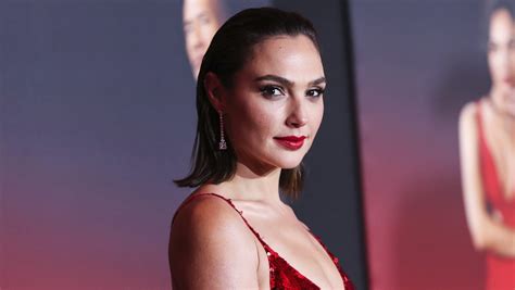 Gal Gadot ‘cleopatra Movie Being Circled By Universal Deadline