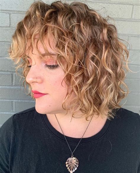 From short curly styles to long man buns, here are our curly fringe. 130+ Short Haircuts for Oval Faces and Curly Hair » Short ...