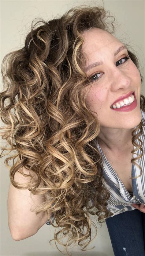 Best Combs And Brushes For Curly Hair Types To Buy In