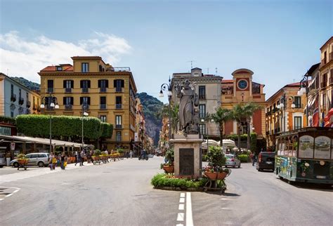 Sorrento Piazza Tasso Lets Travel More