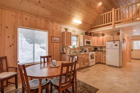 The beaver hill cabin is an amazing tiny cabin rental and one of the best places to stay in leavenworth, wa that might be small but feel huge! Leavenworth WA Cabin 6 - Cabin Obsession
