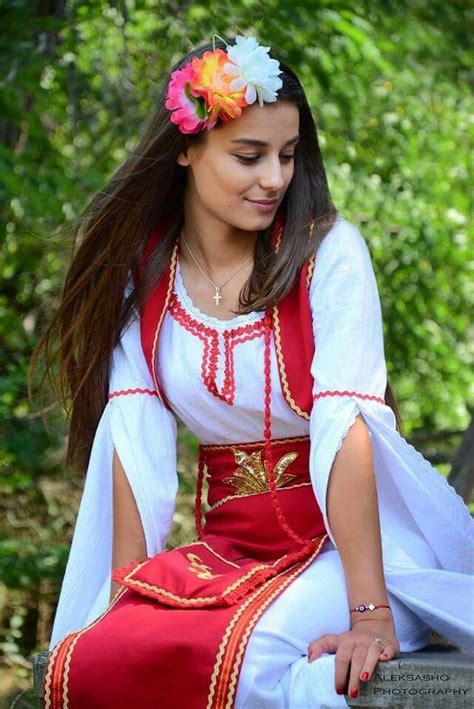 Pin By Galina Nakova On Bulgaria Folk Fashion Bulgarian Women Traditional Outfits