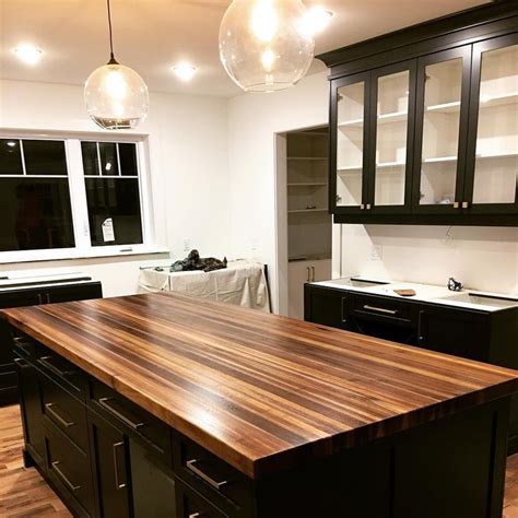 I Love The Counter Top Wood Top Island Kitchen Kitchen Island With