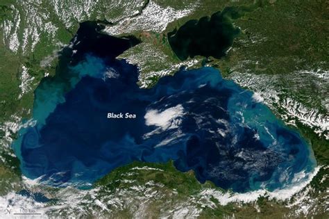 НАСА засне от Космоса обагреното в тюркоазено синьо Черно море СНИМКИ Нещо за четене