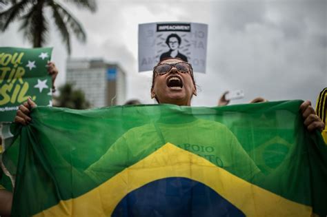 Brésil Dilma Rousseff fragilisée après un week end de manifestations