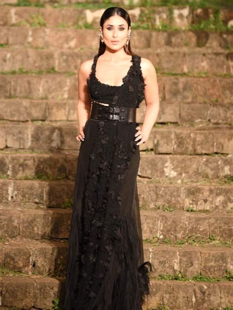 Kareena Kapoor Walked The Runway For Anamika Khanna In A Black Outfit That Was Inspired By Sari