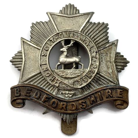 Ww Bedfordshire Regiment Cap Badge