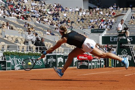 Regardez la vidéo tennis premium: Angelique Kerber - Roland Garros French Open 05/26/2019 ...