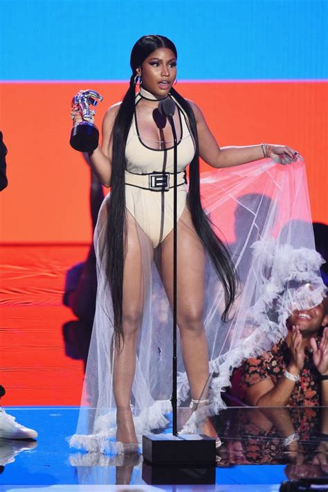 Mtv Vmas 2018 Nicki Minaj Flaunts Curvaceous Derri Re And Incredible