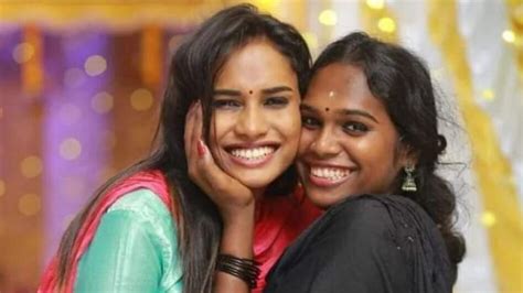 केरल का पहला लेस्बियन ट्रांसजेंडर कपल बोला हम एक दूसरे से प्यार करते हैं एक दिन बच्चे भी