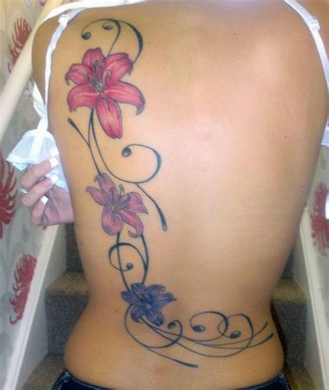 Ten blog jest poswiecony tatuazom, na stronie znajdziesz ciekawe wzory tatuaży. tatuaże damskie piękne lilie na tatuaże - Zszywka.pl