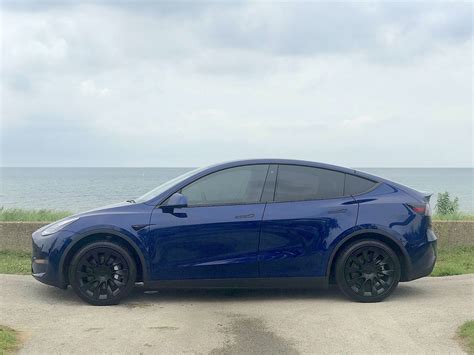 Der jeweils unabhängigen elektromotoren pro antriebsachse ermöglichen beispiellose leistung und traktion. First drive review: 2020 Tesla Model Y sets the benchmark ...