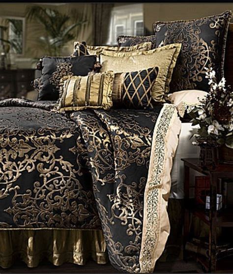 The fascination of black bedroom is attractive more over if it is combined with other colors to make a glamorous nuance. Chic Black Luxury Bedding Elegant Comforter Sets King ...