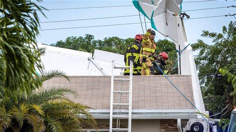 2 Dead After Plane Crash Into House In Florida Neighborhood