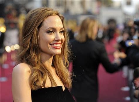 Details Of Angelina Jolies Double Mastectomy Released By Doctors