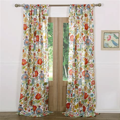 Bright Patterned Curtains - FREE PATTERNS