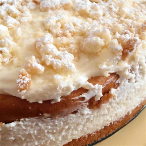 It was as if the entire restaurant had been cryogenically frozen since my last visit, existing untouched by time. Olive Garden Lemon Cream Cake Copycat | Recipe | Lemon ...