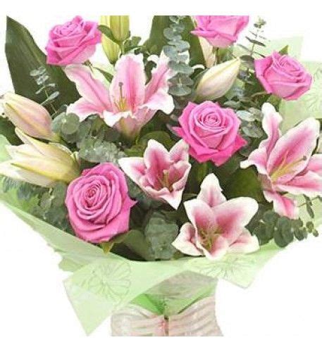 Roses And Lilies Are Both Eternally Popular Flowers And In This