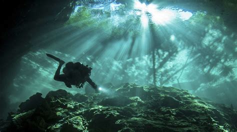 15 Impressive Underwater Caves That Will Mesmerize You Page 4