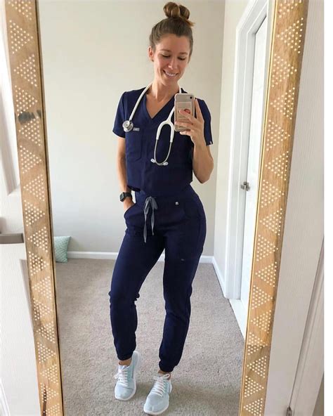 Babeoftheday Nursing Student Jessiemdelgado 💁‍♀️ Babesinscrubs