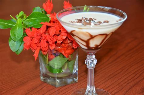 See more ideas about martini recipes, martini, yummy drinks. These Christmas Martini Recipes Will Up Your Holiday ...