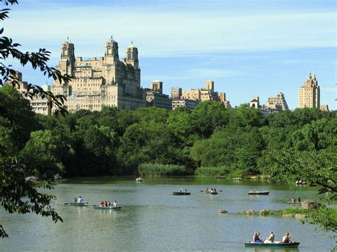 Lakeside Picnic Events In Central Park