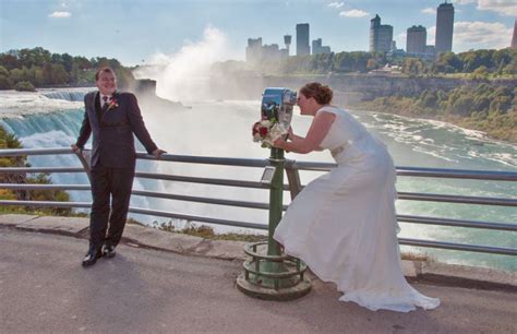 Niagara Falls Ny Wedding At The Falls Wedding Chapel Niagara Falls