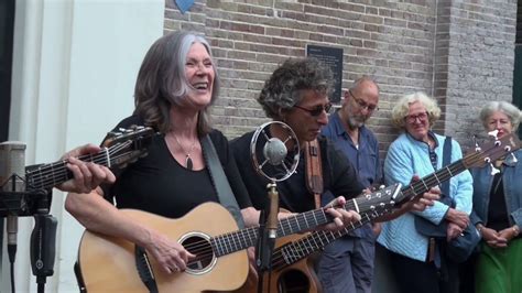 Bekijk alle uitzendingen met lenny kuhr. Lenny Kuhr - All Mellow Straatmuziekfestival Almelo 2018 ...