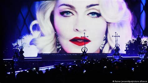 Madonnas Sex 30 Years On A Bold Feminist Statement Dw 11252022