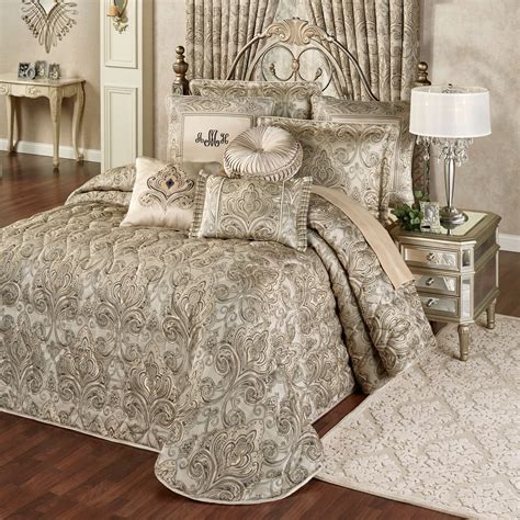 Grandeur Fleur De Lis Damask Oversized Quilted Bedspread Bed Spreads